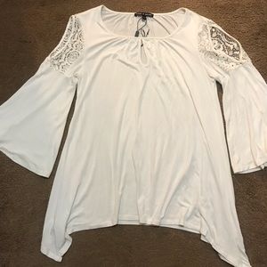 Bell sleeved blouse with open shoulders